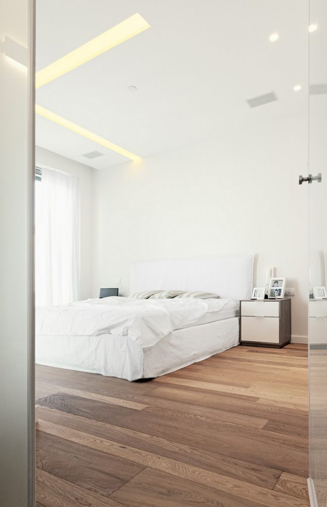 Проектное бюро GammaArc Group представило проект TLV Apartments3 Современные апартаменты площадью 150 кв метров расположены на 22 этаже одной из высоток в Тель-Авиве