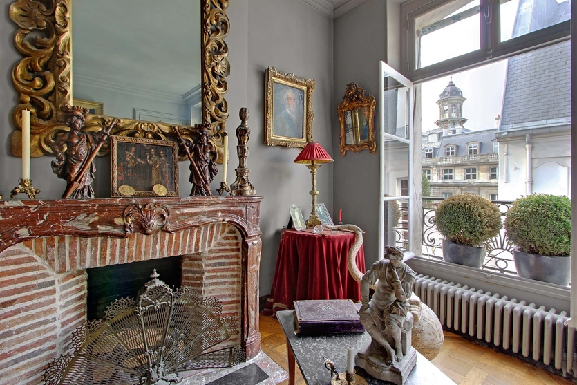 Классические парижские апартаменты с видом на Нотр–Дам