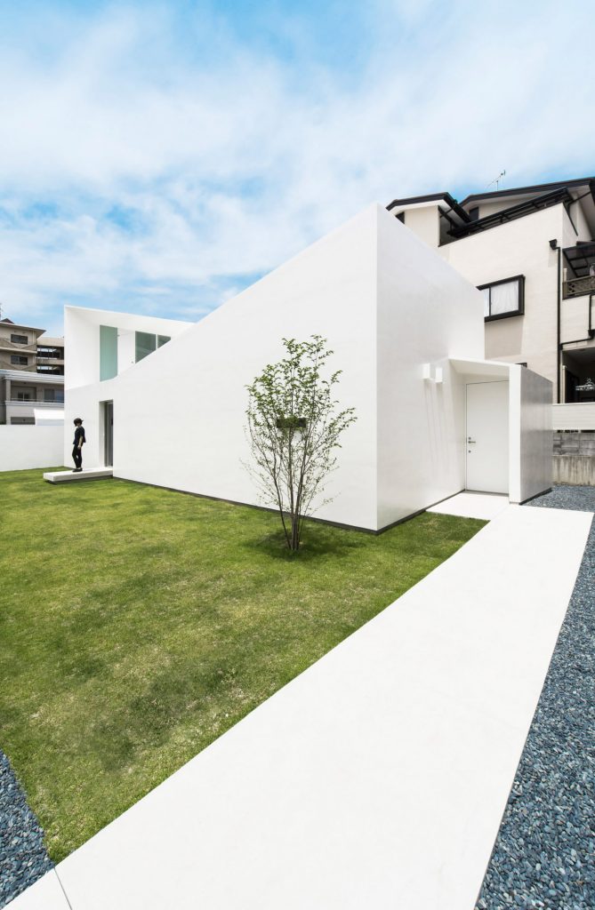 Takashi Yamaguchi проектирует дом на основе ленты Мёбиуса
